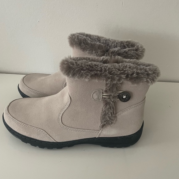 NEW! Cream/Iris Women’s Khombu Ankle Boots Black Size 9 - Picture 3 of 4